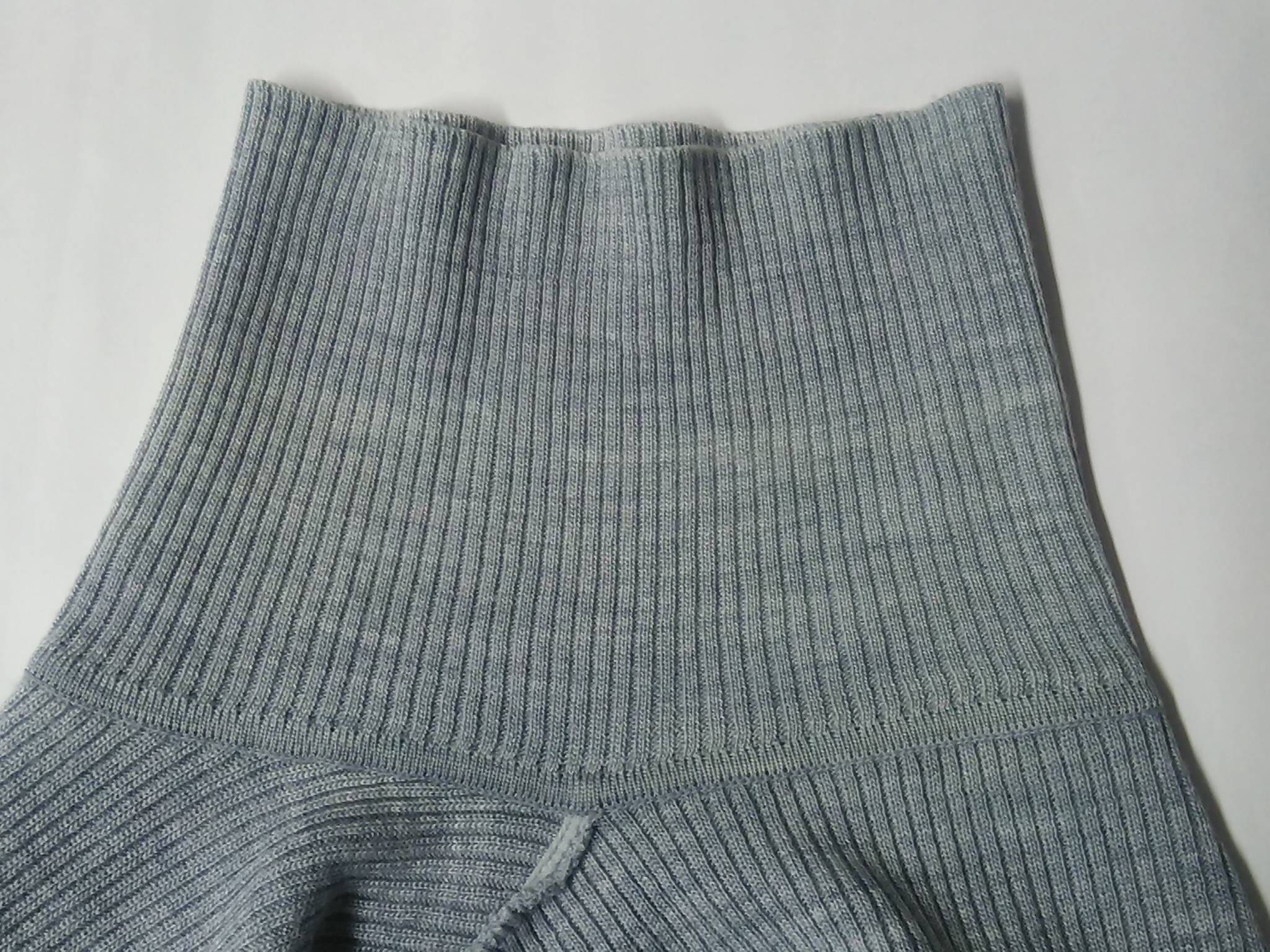 ハイネックセーターの首よごれ|愛知洗い人｜愛知県染み抜きのできるクリーニング店紹介サイト