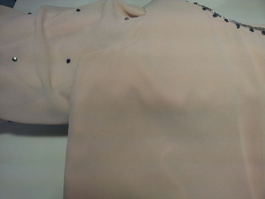 ワンピース脇の汗によるシミ|愛知洗い人｜愛知県染み抜きのできるクリーニング店紹介サイト