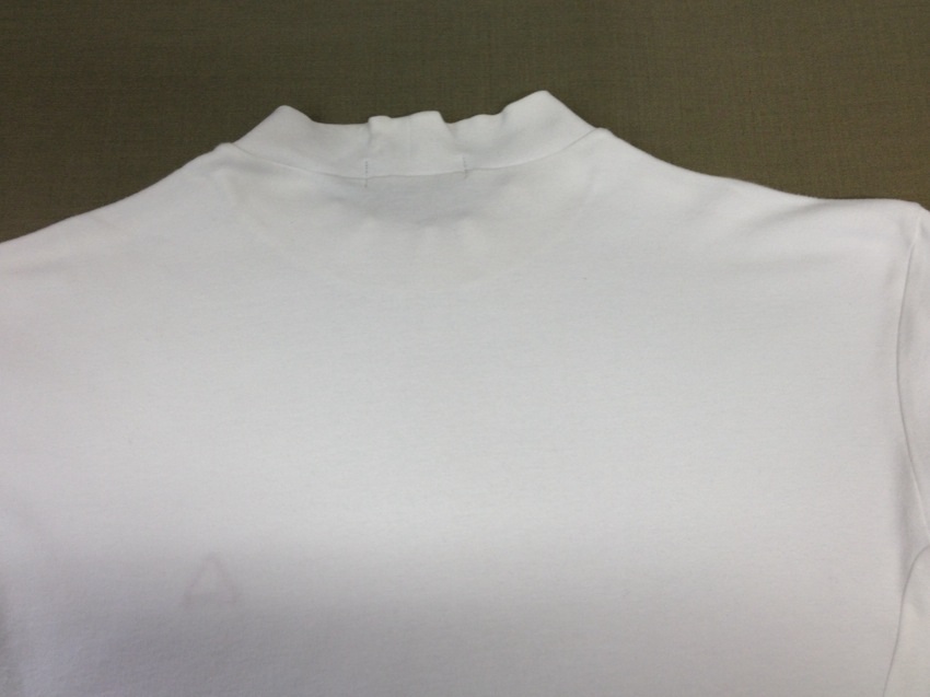 ゴルフシャツのタグから色が出た。|愛知洗い人｜愛知県染み抜きのできるクリーニング店紹介サイト
