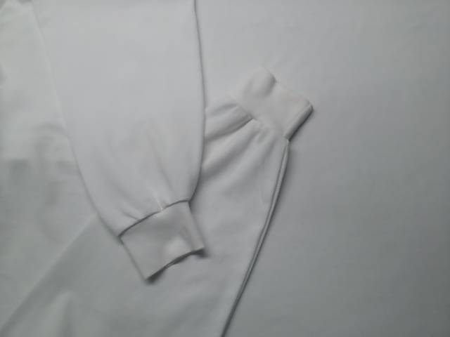 「これはダメですよね～」とお持ちになられた、収納シミたくさんのポロシャツ。|愛知洗い人｜愛知県染み抜きのできるクリーニング店紹介サイト