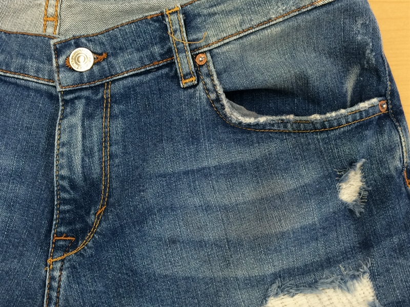 ジーンズにインクが…。ネットでのご依頼品。|愛知洗い人｜愛知県染み抜きのできるクリーニング店紹介サイト