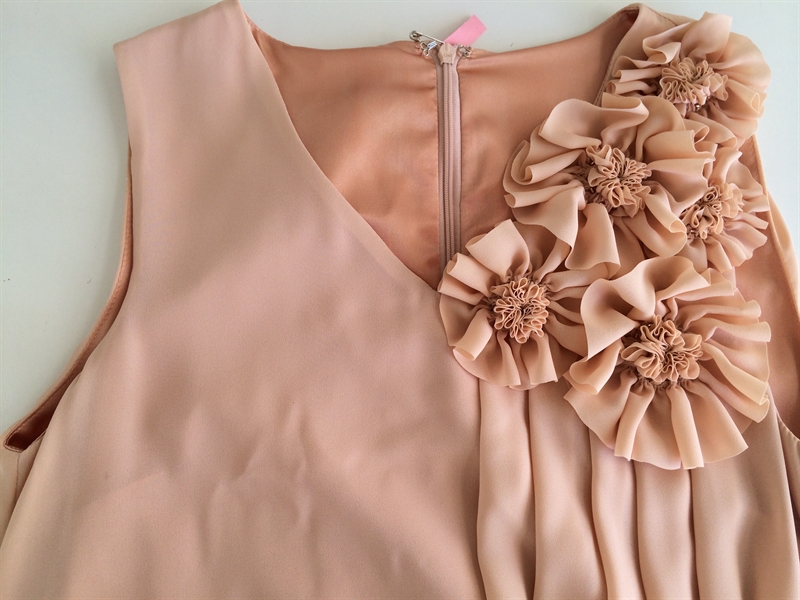 デザインワンピースの脇の色移り|愛知洗い人｜愛知県染み抜きのできるクリーニング店紹介サイト