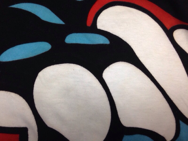 Ｔシャツの移染|愛知洗い人｜愛知県染み抜きのできるクリーニング店紹介サイト