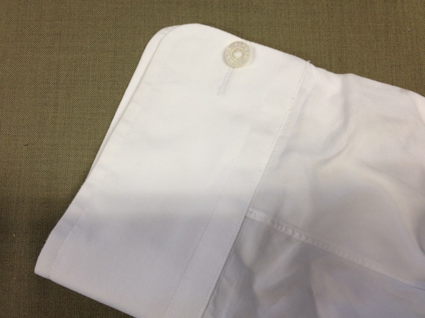 袖口に付いたサビのしみ|愛知洗い人｜愛知県染み抜きのできるクリーニング店紹介サイト