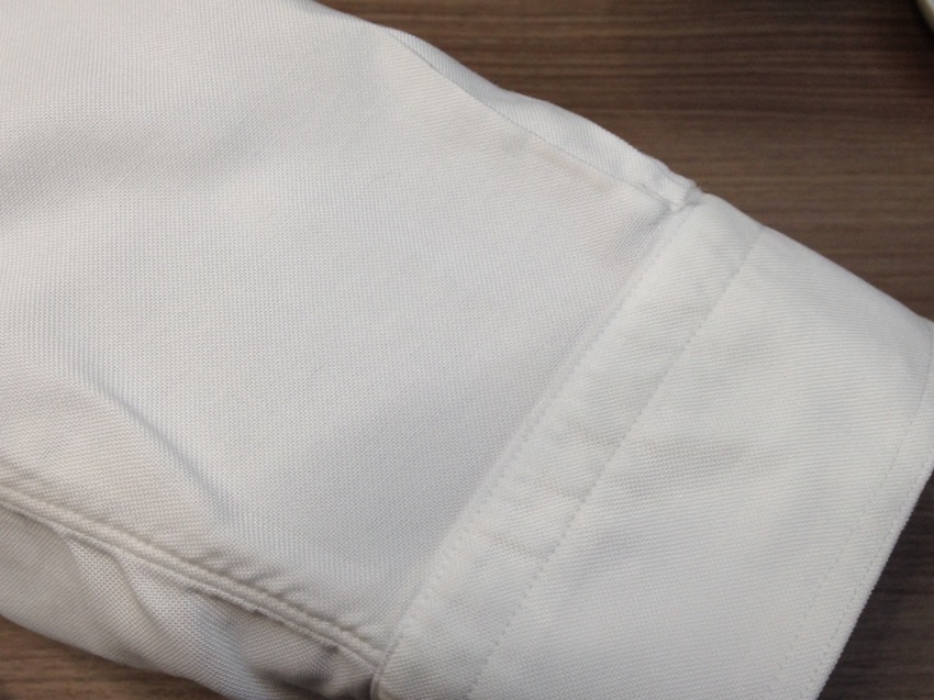 ワイシャツの袖についた朱肉のしみ|愛知洗い人｜愛知県染み抜きのできるクリーニング店紹介サイト