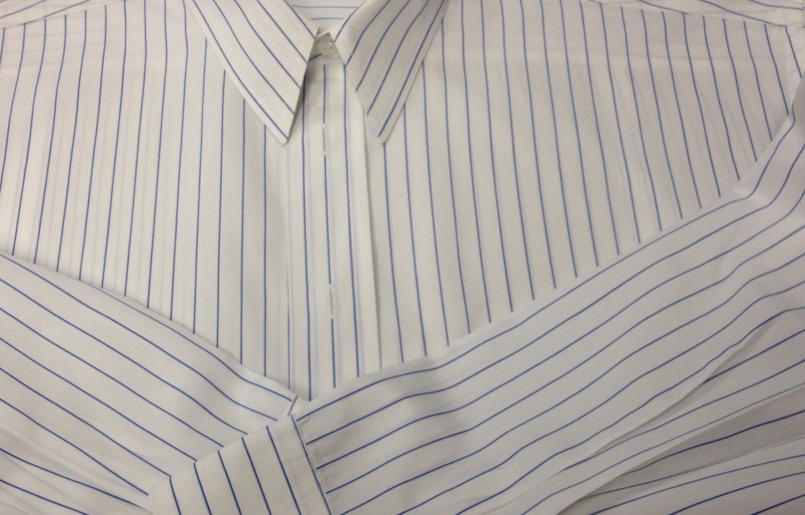 ワイシャツを着ようとしたら カビ、シミがいっぱい|愛知洗い人｜愛知県染み抜きのできるクリーニング店紹介サイト