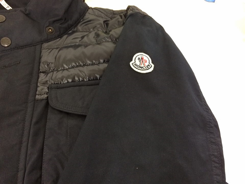 モンクレ-ルのコ-ト　色あせ　復元再生加工|愛知洗い人｜愛知県染み抜きのできるクリーニング店紹介サイト