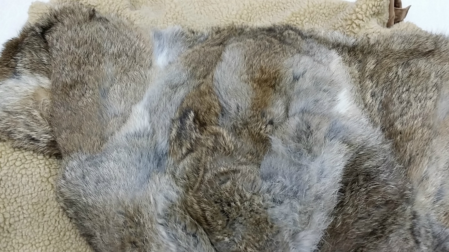 『ビリッ』　？何かひっかけて・・・あ゛っ！！毛皮のフードがっ！！(Ｔ△Ｔ｡)|愛知洗い人｜愛知県染み抜きのできるクリーニング店紹介サイト