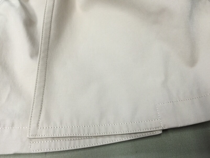 トレンチコートを車のドアに挟んで付いたシミ|愛知洗い人｜愛知県染み抜きのできるクリーニング店紹介サイト