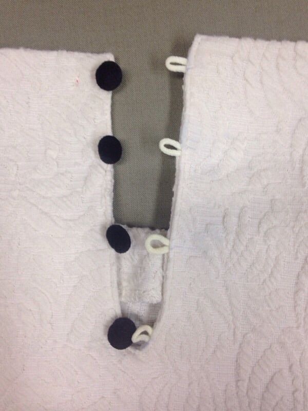 セーターのボタンから出た色の染み抜き|愛知洗い人｜愛知県染み抜きのできるクリーニング店紹介サイト