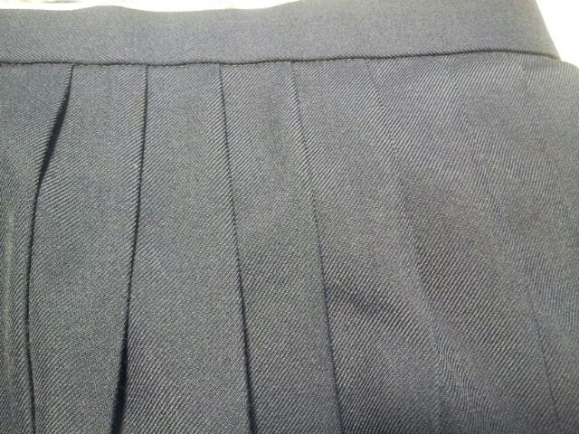 ヒダスカートに接着剤|愛知洗い人｜愛知県染み抜きのできるクリーニング店紹介サイト