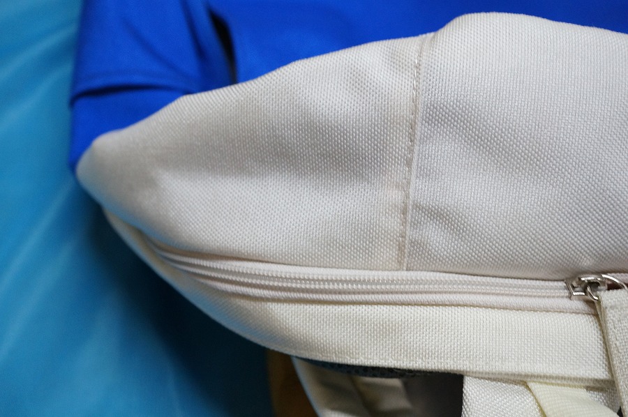 リュックサックに付いた赤いインクの染み|愛知洗い人｜愛知県染み抜きのできるクリーニング店紹介サイト