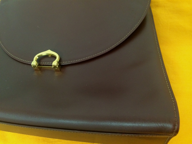 カルティエのハンドバッグ　色修正|愛知洗い人｜愛知県染み抜きのできるクリーニング店紹介サイト