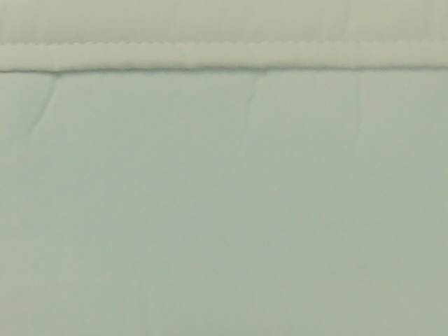 口紅が付いてしまったのは真っ白いぶ厚い生地のワンピース　白に紅　|愛知洗い人｜愛知県染み抜きのできるクリーニング店紹介サイト