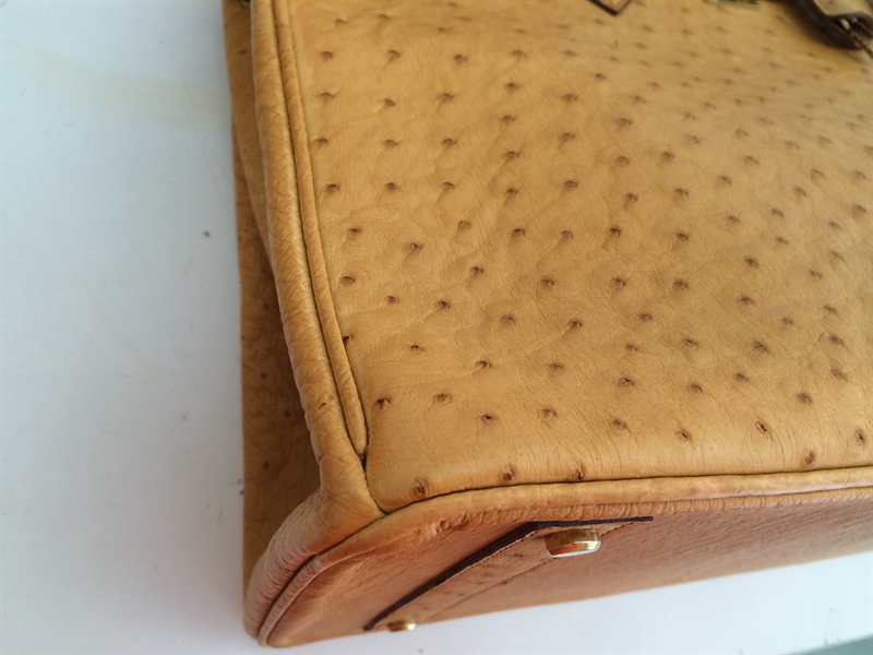 オーストリッチのバッグ　色ハゲ修正|愛知洗い人｜愛知県染み抜きのできるクリーニング店紹介サイト