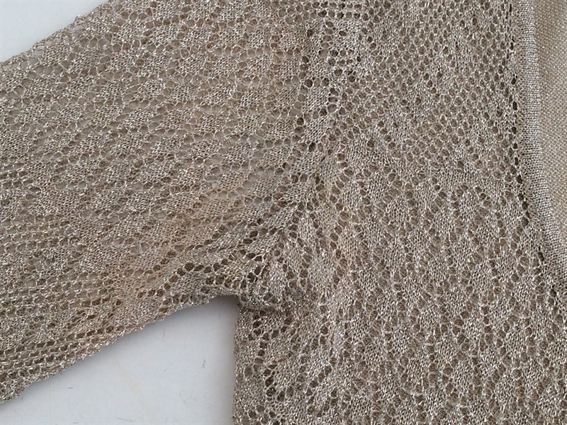 ラメのカーディガン　脇の色抜け|愛知洗い人｜愛知県染み抜きのできるクリーニング店紹介サイト