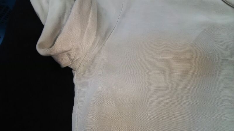 「ノースリーブのワンピースにお直ししましょうか？」（脇の汗シミ）|愛知洗い人｜愛知県染み抜きのできるクリーニング店紹介サイト