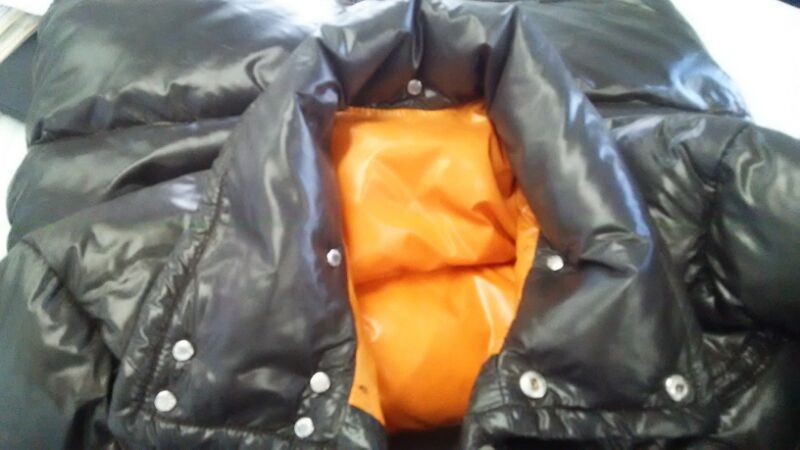 「モンクレール」「モンクネー」「モンクイイテー」何のこと？（襟変色お直し）|愛知洗い人｜愛知県染み抜きのできるクリーニング店紹介サイト