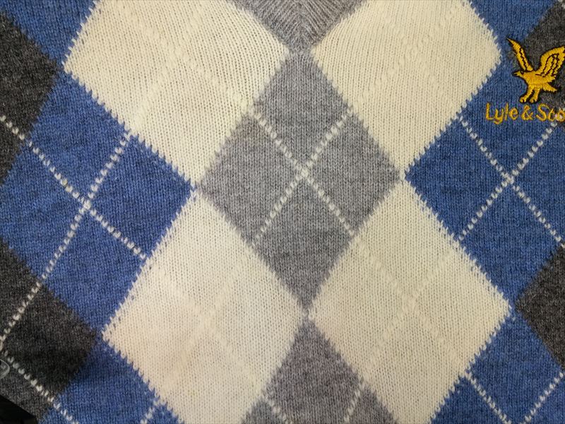 ウールのセーターにシミが…ｳﾙｳﾙ(T_T)|愛知洗い人｜愛知県染み抜きのできるクリーニング店紹介サイト