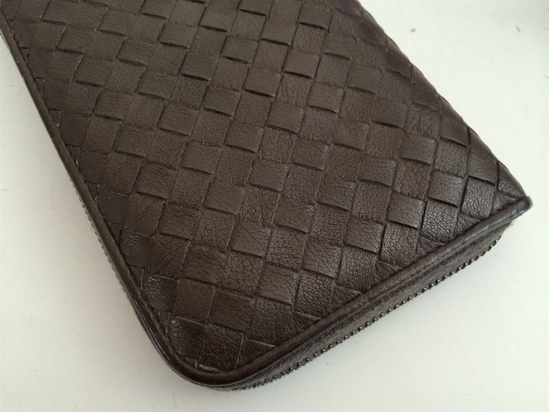 ボッテガ・ヴェネタ（Bottega Veneta)の財布の色ハゲ修正|愛知洗い人｜愛知県染み抜きのできるクリーニング店紹介サイト