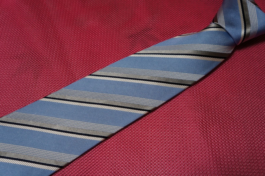 ネクタイにべったり！|愛知洗い人｜愛知県染み抜きのできるクリーニング店紹介サイト