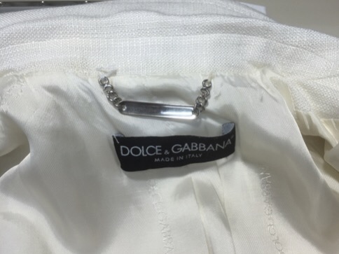 ジャケット襟、裏地の黄ばみ|愛知洗い人｜愛知県染み抜きのできるクリーニング店紹介サイト