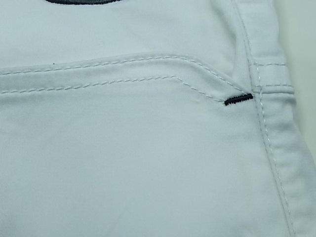 金属の赤サビのシミが取れない白いパンツを綺麗に除去してクリーニング致しました　豊田市よりのお客様|愛知洗い人｜愛知県染み抜きのできるクリーニング店紹介サイト