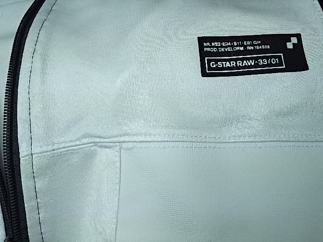 急に秋めいて　慌てて出した冬物に思いもよらぬシミがあったら|愛知洗い人｜愛知県染み抜きのできるクリーニング店紹介サイト