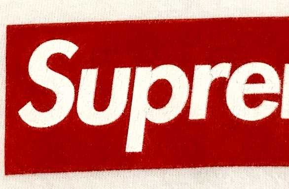 シュプリ-ムのTシャツ　プリント剥がれの色修正|愛知洗い人｜愛知県染み抜きのできるクリーニング店紹介サイト