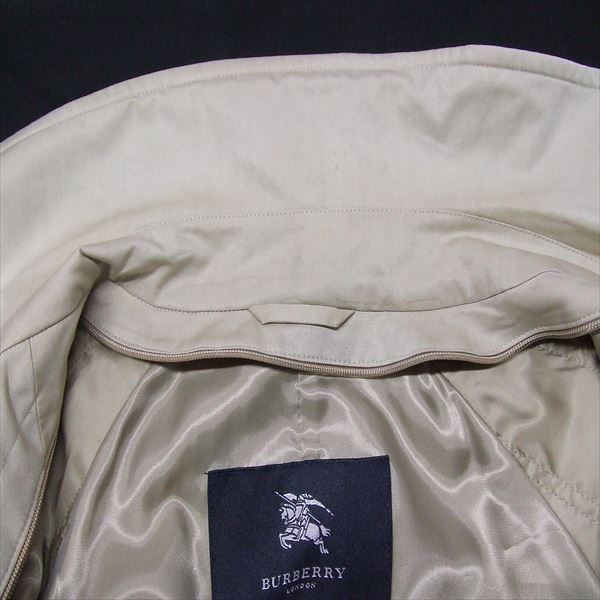 BURBERRYトレンチコート、襟黄ばみシミ抜き、海部郡蟹江町からのしみ抜き依頼です。|愛知洗い人｜愛知県染み抜きのできるクリーニング店紹介サイト