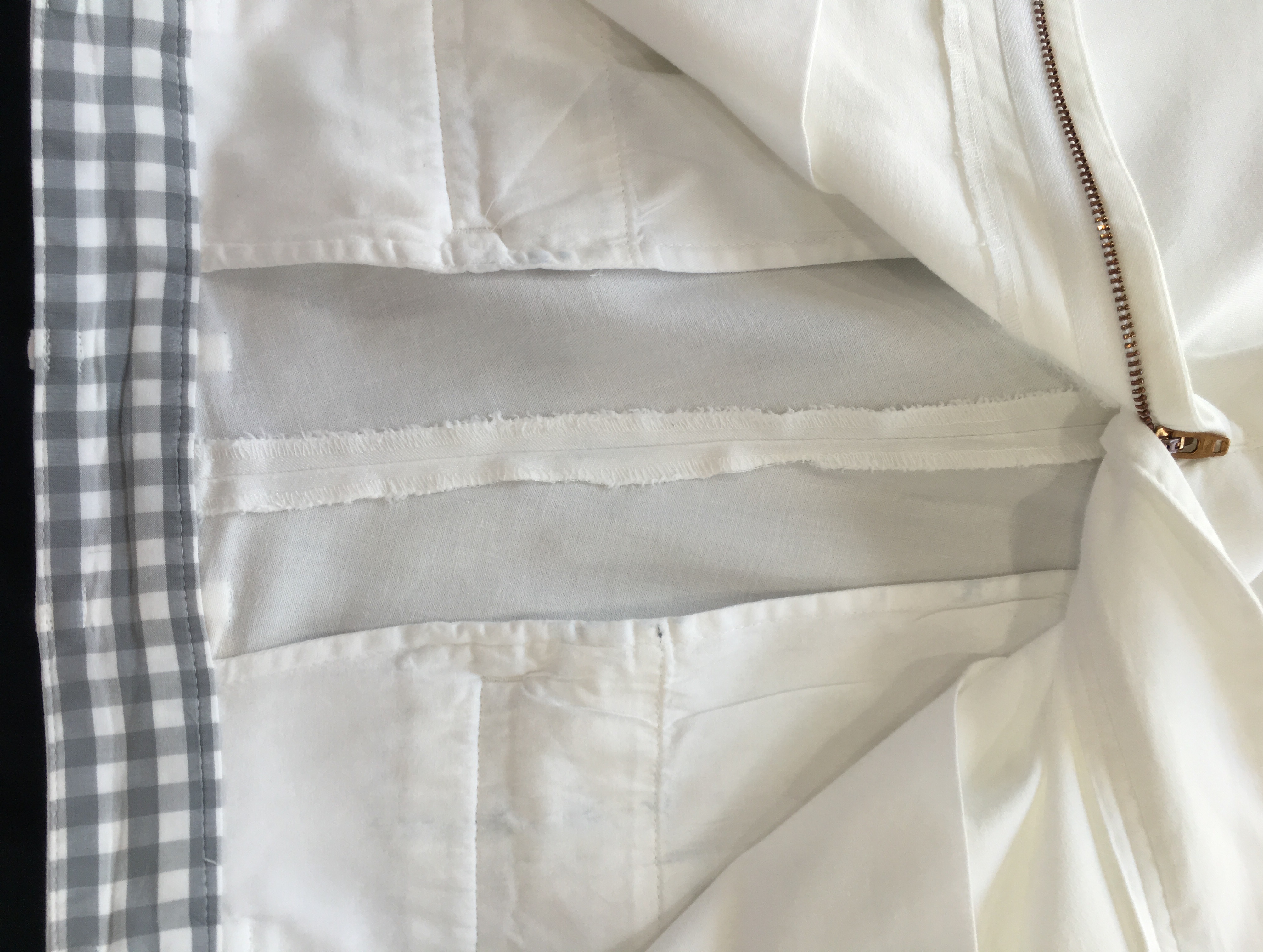 他店様がお手上げのハーフパンツ・・・|愛知洗い人｜愛知県染み抜きのできるクリーニング店紹介サイト