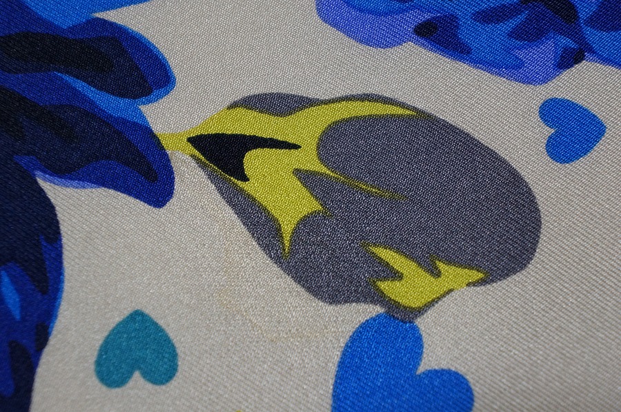 シルクのスカーフに！|愛知洗い人｜愛知県染み抜きのできるクリーニング店紹介サイト