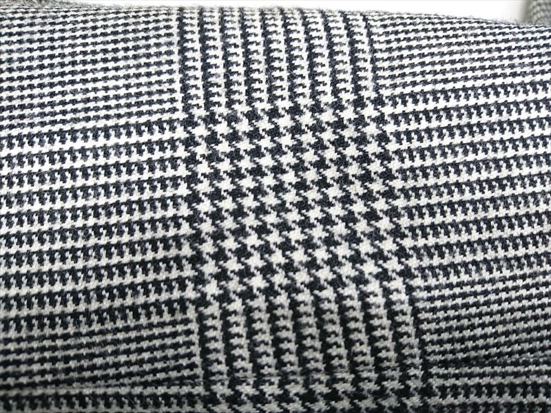 履いてみようと思ったら・・・ズボンについてた不明のシミ|愛知洗い人｜愛知県染み抜きのできるクリーニング店紹介サイト