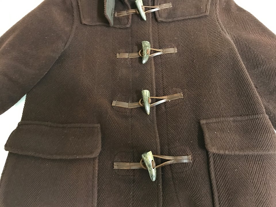 ダッフルコ－トの革ル-プ周辺だけ色抜け？　プロの技（色修正）で蘇る！|愛知洗い人｜愛知県染み抜きのできるクリーニング店紹介サイト