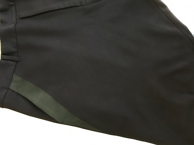 赤っぽく日焼けしたズボンの色修正できますか？　愛知洗い人にお任せ下さい！|愛知洗い人｜愛知県染み抜きのできるクリーニング店紹介サイト