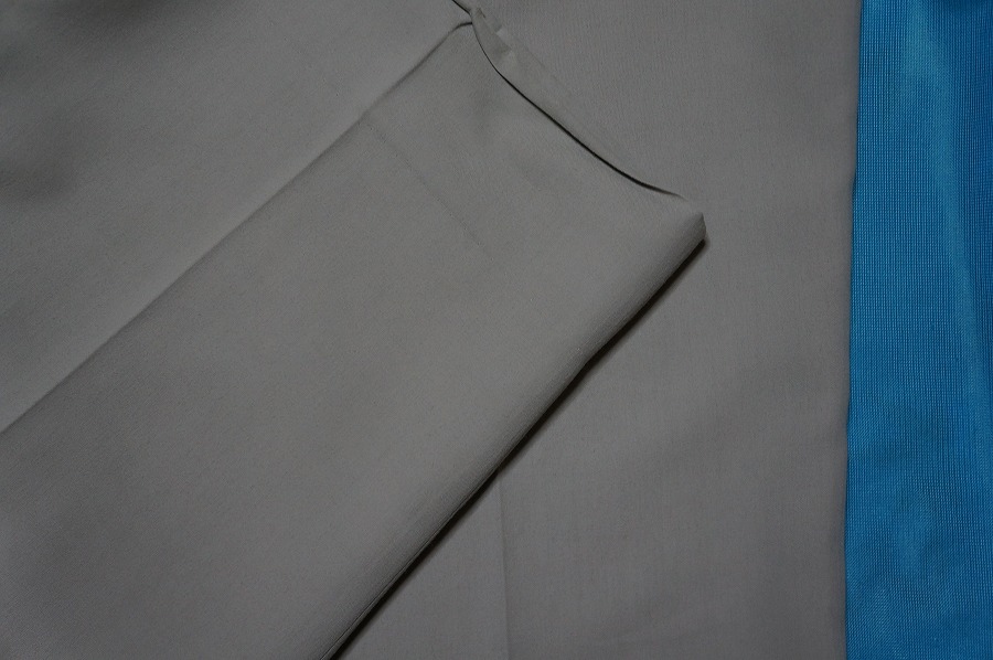 スラックスにしみ込んだ色濃い染み汚れ|愛知洗い人｜愛知県染み抜きのできるクリーニング店紹介サイト