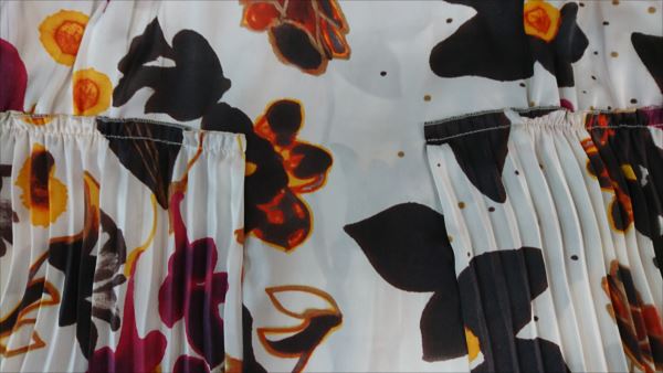 赤いボールペンのインク|愛知洗い人｜愛知県染み抜きのできるクリーニング店紹介サイト