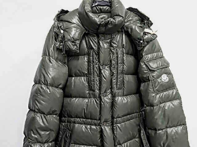 モンクレールダウンの変色を復元|愛知洗い人｜愛知県染み抜きのできるクリーニング店紹介サイト