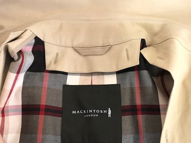 マッキントッシュのボンディングコ－ト　襟の染み出し＆クリーニングは愛知洗い人にお任せ！|愛知洗い人｜愛知県染み抜きのできるクリーニング店紹介サイト