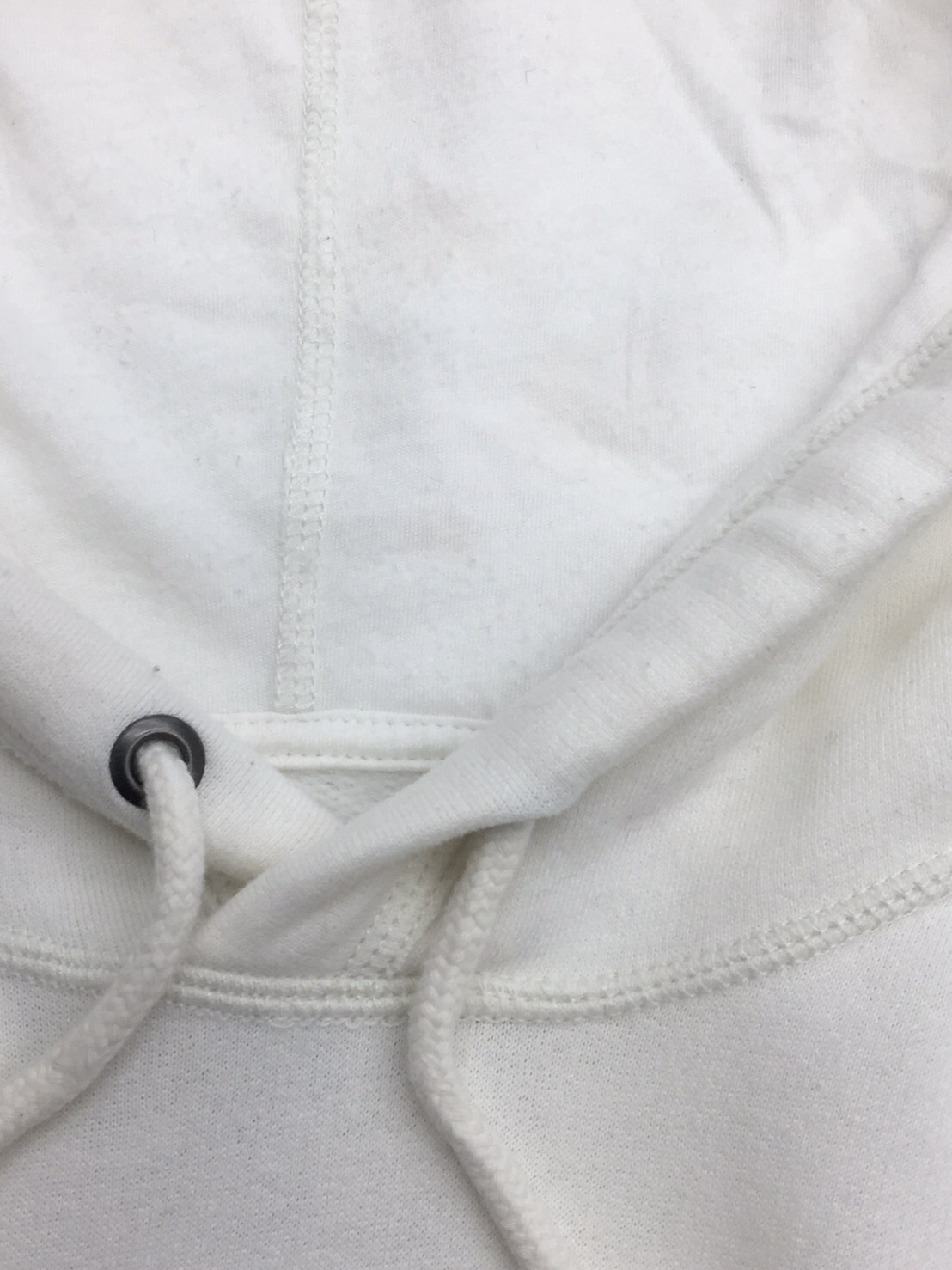 毛染めのついたパーカー|愛知洗い人｜愛知県染み抜きのできるクリーニング店紹介サイト