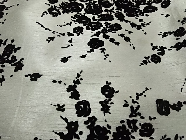 フレッシャーズ新品のスカートに新品のバッグ|愛知洗い人｜愛知県染み抜きのできるクリーニング店紹介サイト