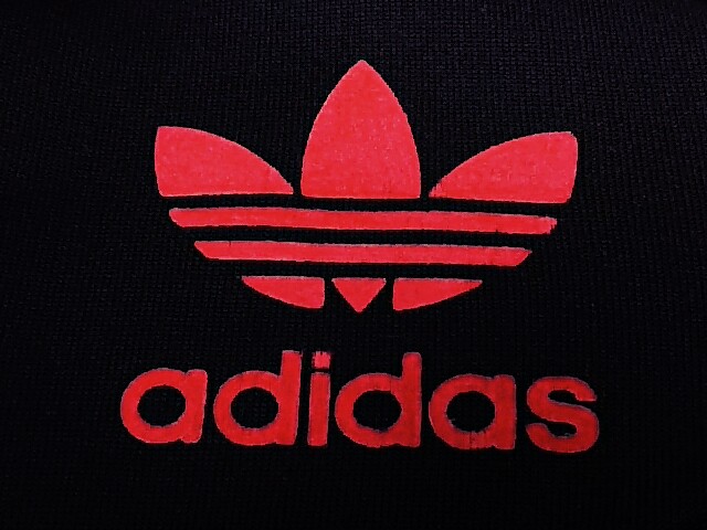 アディダスジャージ ロゴのはがれを修復致しました|愛知洗い人｜愛知県染み抜きのできるクリーニング店紹介サイト