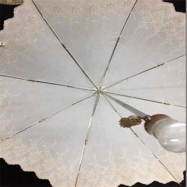 日傘クリーニング、黄ばみ、日焼け直し。名古屋市中区M様からの依頼です|愛知洗い人｜愛知県染み抜きのできるクリーニング店紹介サイト