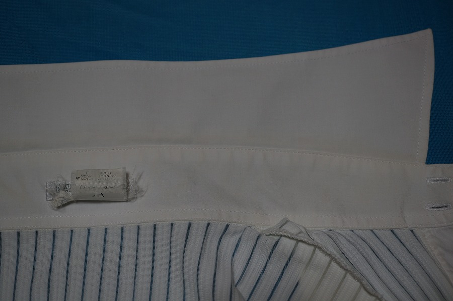 襟に付いた、ヘアーカラー|愛知洗い人｜愛知県染み抜きのできるクリーニング店紹介サイト