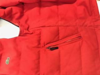世界中で愛されているラコステ（LACOSTE）　ダウンベストの色ハゲ・色褪せ・色修正|愛知洗い人｜愛知県染み抜きのできるクリーニング店紹介サイト