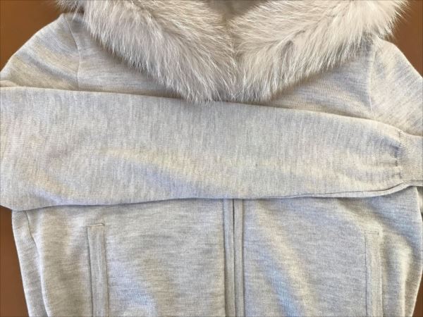 ヘアパウダ－（髪の毛）のシミ落ちませんか？|愛知洗い人｜愛知県染み抜きのできるクリーニング店紹介サイト