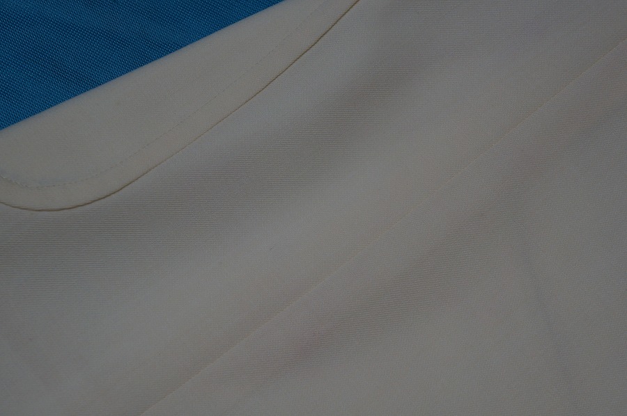 クリーム色のジャケットが赤紫色に！|愛知洗い人｜愛知県染み抜きのできるクリーニング店紹介サイト