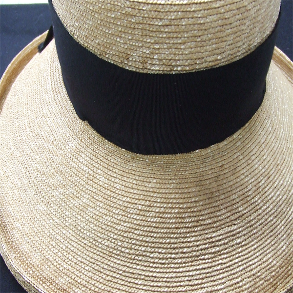 麦わら帽子に付いた汗によるシミ|愛知洗い人｜愛知県染み抜きのできるクリーニング店紹介サイト