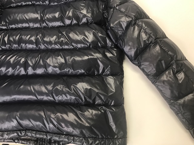 高級ダウン（モンクレ－ル eｔｃ）の色褪せ・色ハゲ・日焼け・染め直しなどでお悩みの方、愛知洗い人にご相談下さい。|愛知洗い人｜愛知県染み抜きのできるクリーニング店紹介サイト