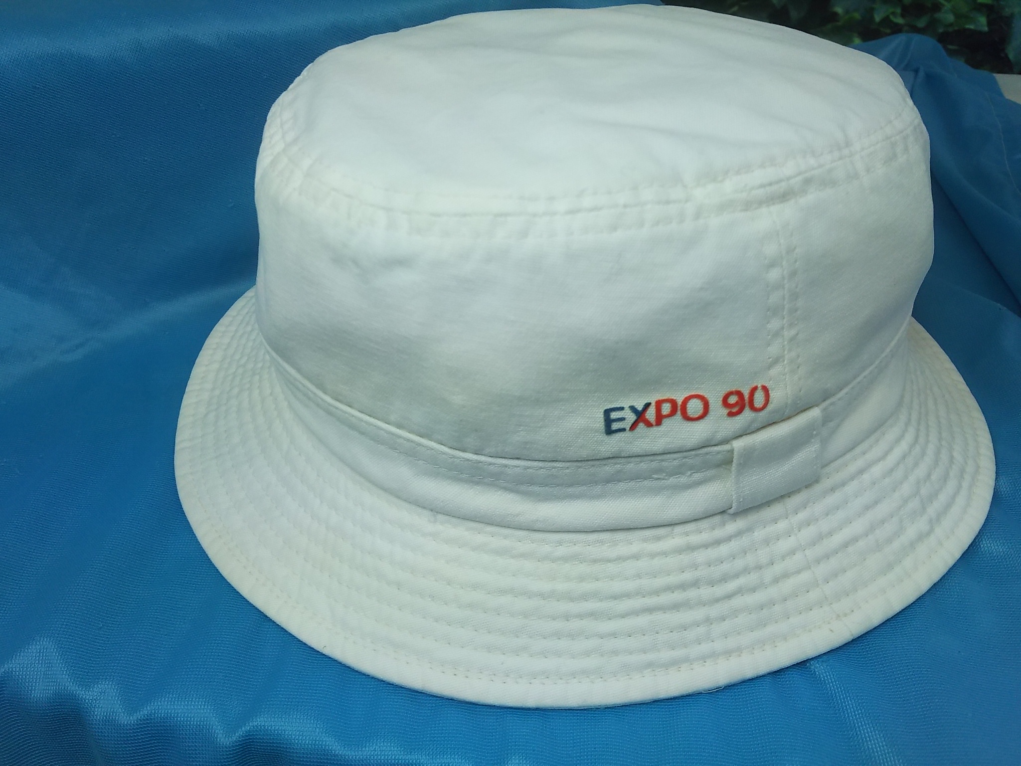 TOKYO2020も近い中  EXPO90の記念帽子 を黄ばみ修正しました|愛知洗い人｜愛知県染み抜きのできるクリーニング店紹介サイト